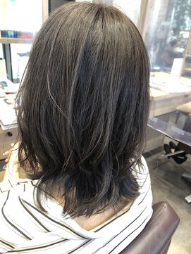 ビースリー ロア Aujua(オージュア) ×ミディアムレイヤー[横浜/横浜駅近]