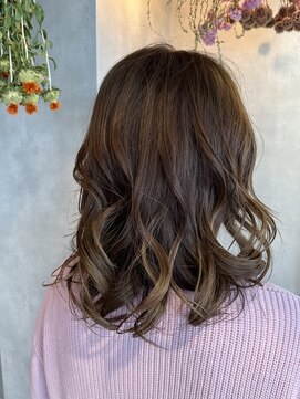 お花と犬と美容室 ミディアムバレイアージュ