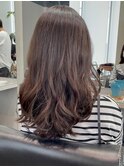 イメチェン ホワイトブロンド 外ハネボブ 美髪 ワイドバング