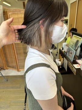 アイズ 東海大前(AIZU) インナーカラーミルクティーボブダブルカラーハイトーンブリーチ