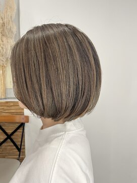 ウィクシー(wixy) 白髪ぼかしハイライト 【臼井綾佑】