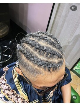 マドゥーズ ヘアショップ(Madoo's hair shop) デザインコーンロウ