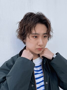 ナループロアツム(Nalu pu loa Tsum) 明るめショートパーマ/センターパート