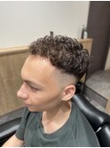 10~40代の方に幅広く人気!スキンフェード