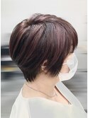 立体感と動きのショートカット・白髪ぼかし・