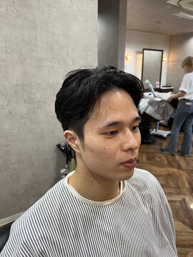 アンカー(ANCHOR) センターパート × ナチュラルツーブロックショート