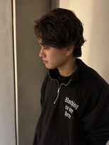 イト(iyto)&nbsp;シャドーパーマ×センターパート