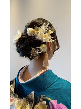 ヴィアンカ(Vianca) 成人式♪ゆる編み込みシニヨンアレンジ♪