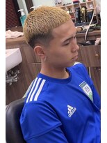 ケーエムシーセントラルルーツ(KMC Central Roots)&nbsp;スキンフェード＆カット+ライン×ブリーチ