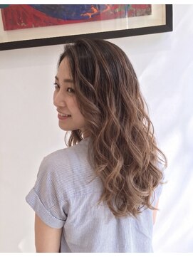 アッシュ 川崎店(Ash) グラデーションカラー　グレージュ　ブリーチあり