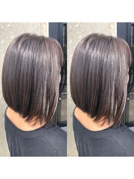 ヘアーアンドネイル ガレージ(GARAGE) カーキアッシュ