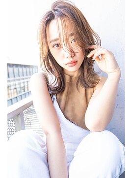 クラン(clan) 外ハネボブセクションカラーグラデーションカラーペールベージュ