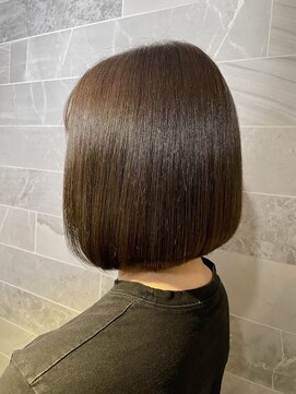 ジル アンク(Jill ankh) 《Jill ankh姫路駅前》9レベルオリーブグレージュ ボブ 艶髪