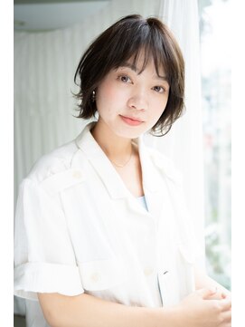 マグノリア オモテサンドウ(MAGNOLiA Omotesando) 大人可愛いニュアンスショートボブ・・・HINATA