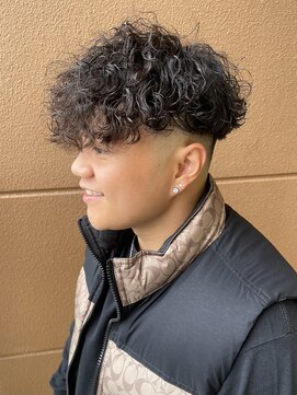 ガーデンエス 府中店(GARDENes) 【スキンフェード】×【スパイラルパーマ】