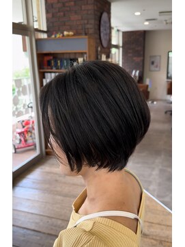 ヴィコロ(vicolo) 骨格に合わせショートボブ