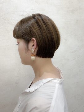 アンジェリカ(Angelica Total Beauty Lifestyle Design) くびレイヤー大人ショート×ナチュラル