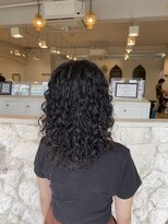 アンジュベイナハ (Ange Bay NAHA)&nbsp;ミディアム×スパイラルパーマ