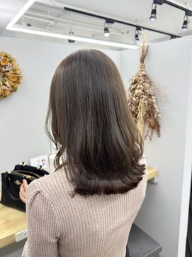 リジー(Litzy) 透け感◎モノグレージュカラー【三國麗奈】