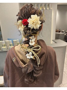 サリーワンフォーワン(Sally 141) 成人式編みおろしスタイル