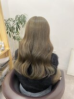 ラフ 原宿(L.a.a.g.f harajuku)&nbsp;ナチュラルウェーブ 韓国風巻き くすみベージュ ＠原宿