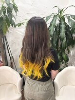 アン(Hair make un)&nbsp;イエローグラデーションカラー