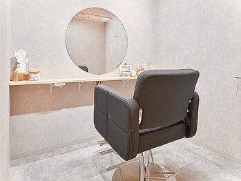 グルグル 秋葉原店(GULGUL)の写真/個室だから話せる髪のお悩み*雰囲気に溶け込むdesignを、贅沢なプライベート空間で[秋葉原駅/髪質改善]