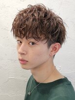 バイフィフス 原宿/表参道(by fifth)&nbsp;緩め波巻きスパイラルパーマシャドウパーマメンズセンターパート