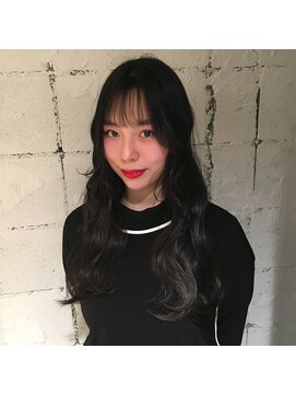 アリュールヘアー ヴィヴィ(ALLURE hair vivi) 韓国風シースルーバング×エギョモリ×モノトーングレ―ジュ