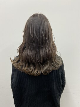 アライブ キチジョウジ(ALIVE Kichijoji) 境目のないグラデーションカラー