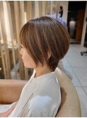 【三宮元町】多毛ショート×白髪ぼかしハイライト