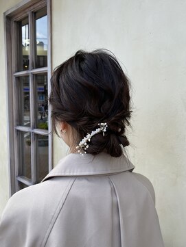 エイミーバイアフロート(amie by afloat) ゆるっとシニヨン