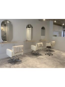 【原木中山駅徒歩1分】お客様の時間を尊重するマンツーマンサロン◆ゆったり過ごせる落ち着きのある店内♪