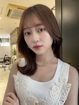 エヌアイ オモテサンドウ(ni omotesando) シースルーバング くびれミディアム【肥田亜沙美】