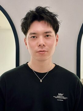 リタ(Lita) スパイキーショートニュアンスパーマピンパーマベリーショート