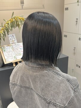 ディーエックス スリー(Dxxxx III) 前下りボブ REI