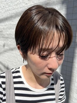 骨格や髪質,クセ,毛先の動きまで計算したカットで再現性抜群♪モチが良く、自宅でも扱いやすいスタイルに！
