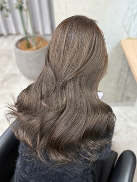 アロ 梅田(alo) ブリーチなしでできるグレージュカラー