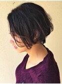 クセを活かしたショートボブ