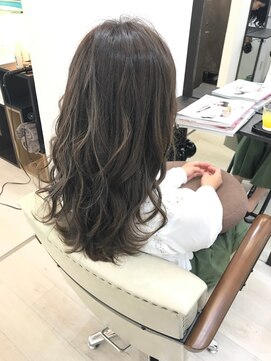 クラン(Chlan) 大人かわいいニュアンスセミウェットウェーブ