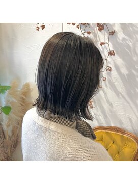 マウロア(MAULOA) “ぱつんとタイトボブ　くびれボブ　束感レイヤー”中西英美子