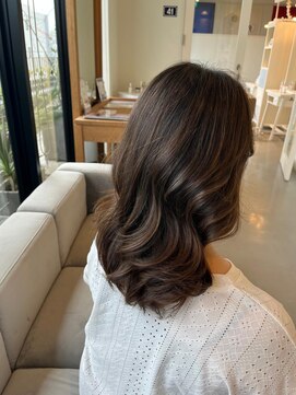 リセテラス (Lycee terrace) 地毛を活かすナチュラルハイライトカラー