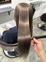 イリ 梅田(ili) 【大人気ハイトーン】ミルクティーグレージュ