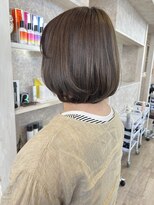キャアリー(Caary)&nbsp;福山市Caary春ヘア丸みボブさら艶酸性ストレートミルクベージュ