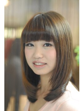 フィール(feel) 《cor-feel》うるうるストレートボブ