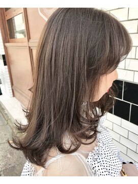 チョビー(Chobii) アッシュベージュ☆エアリーグレージュ☆ひし形シルエット