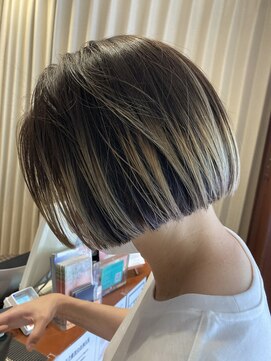 ジュール ドゥJour doux jourスタイリスト　今嶋　ハイライトボブ