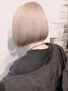ナナカバイミーツハンド(nana.ca by meetsHAND) 韓国切りっぱなしボブ × ヘルシースタイルアッシュ 小顔カット