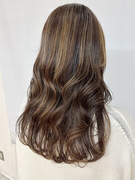 クオリス 上板橋店(QUALIS) 韓国風ハイライト★白髪ぼかし ウェーブヘア アッシュブラウン