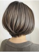 デザインカラーレイヤーカットウェットヘアオリーブベージュ白髪